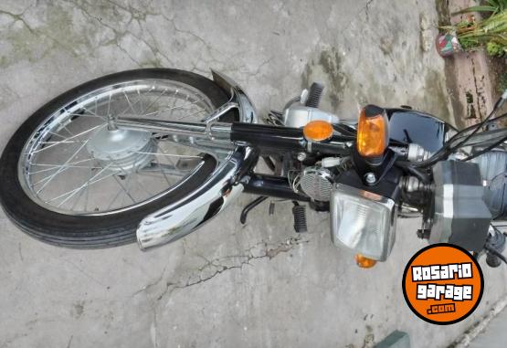 Motos - Suzuki Ax 100 2015 Nafta 21000Km - En Venta