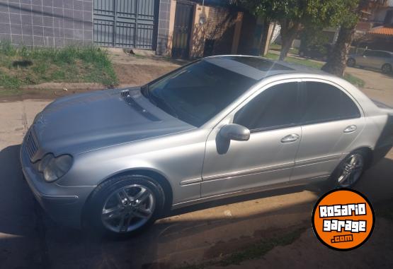 Autos - Mercedes Benz C 240 2004 Nafta 180000Km - En Venta