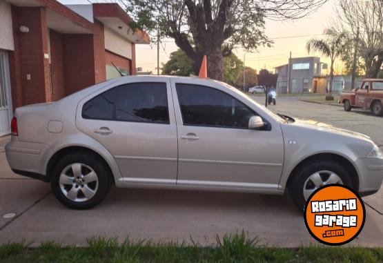 Autos - Volkswagen BORA 2011 GNC 140000Km - En Venta