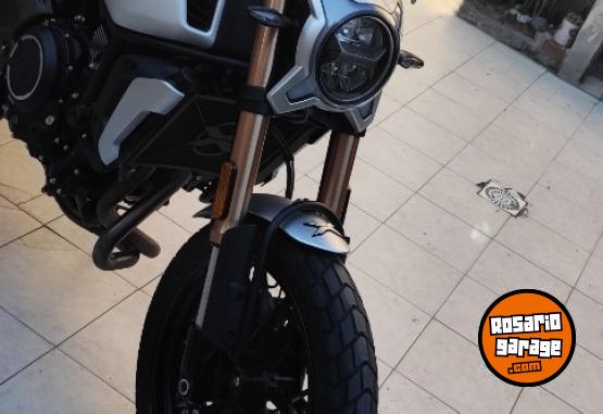 Motos - CF Clx 700 2022 Nafta 5500Km - En Venta