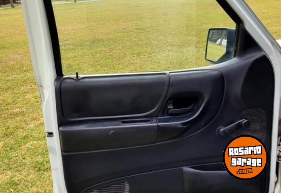 Camionetas - Ford RANGER POWER STROKE 3.0 2011 Diesel 360000Km - En Venta