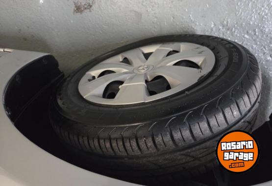 Autos - Toyota Etios xs 2015 Nafta 92000Km - En Venta