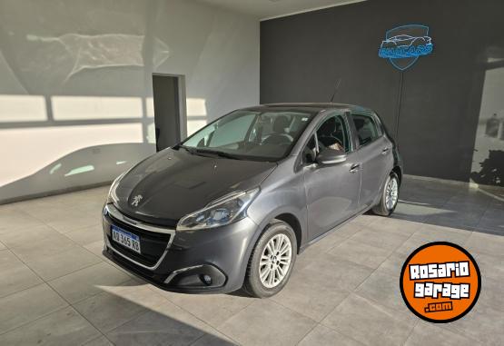 Autos - Peugeot 208 allure 2019 Nafta 78000Km - En Venta