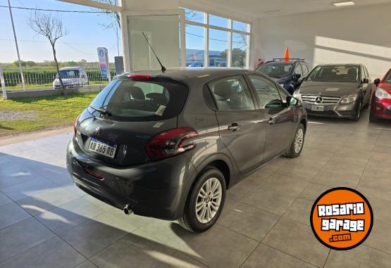 Autos - Peugeot 208 allure 2019 Nafta 78000Km - En Venta