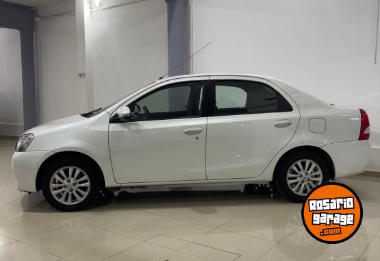 Autos - Toyota ETIOS 2014 Nafta 160000Km - En Venta