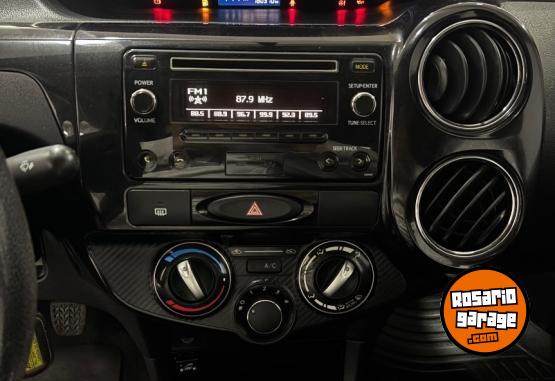 Autos - Toyota ETIOS 2014 Nafta 160000Km - En Venta