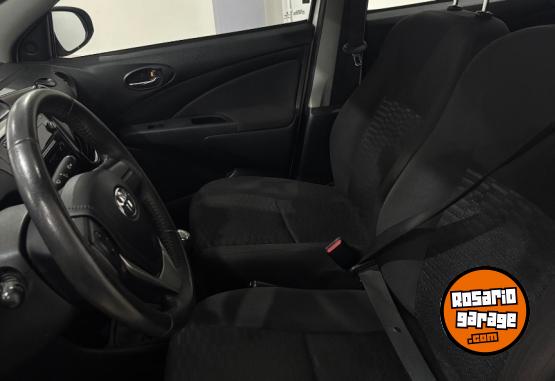 Autos - Toyota ETIOS 2014 Nafta 160000Km - En Venta