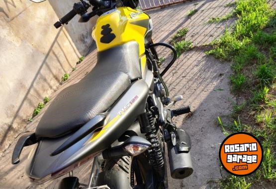 Motos - Bajaj Ns 125 2020 Nafta 23000Km - En Venta