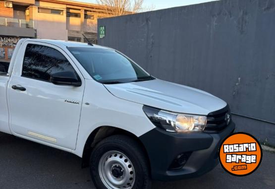 Camionetas - Toyota Hilux Dx 4x2 2017 Diesel 190000Km - En Venta