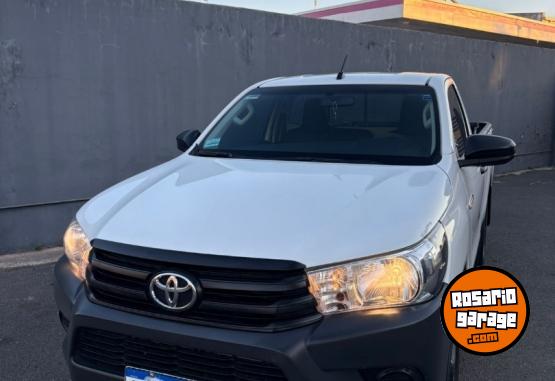 Camionetas - Toyota Hilux Dx 4x2 2017 Diesel 190000Km - En Venta