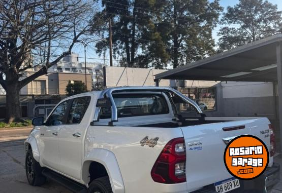 Camionetas - Toyota Hilux SRX 2025 Diesel 0Km - En Venta