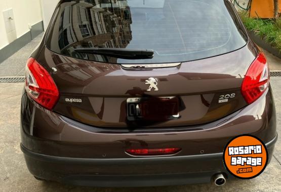 Autos - Peugeot 208 2015 Nafta 85000Km - En Venta