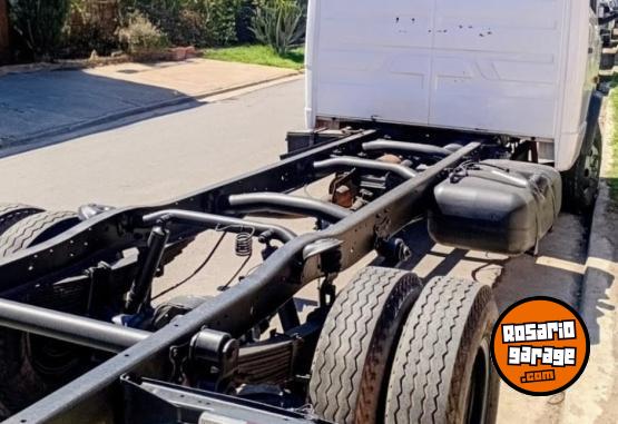 Camiones y Grúas - Mercedes Benz 710 Plus - En Venta