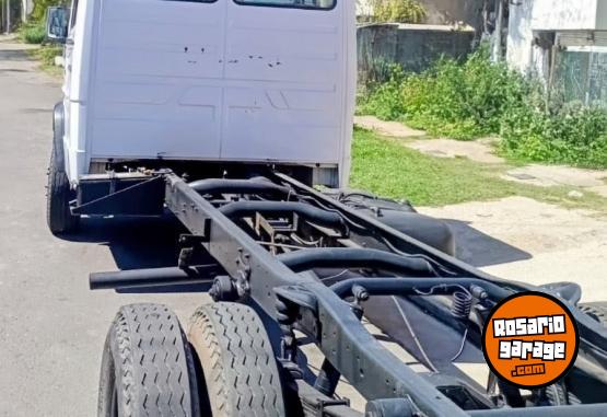 Camiones y Grúas - Mercedes Benz 710 Plus - En Venta