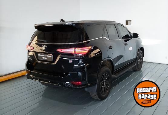 Camionetas - Toyota SW4 4X4 GR-SPORT 2,8 TDI 2024 Diesel 21708Km - En Venta