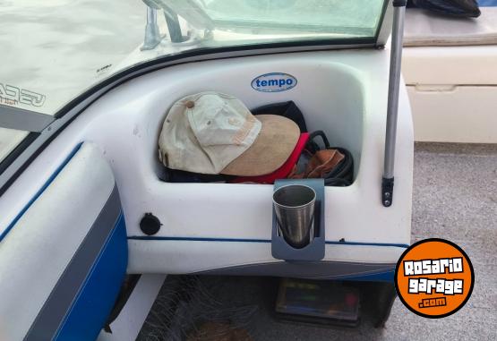 Embarcaciones - Mystic 460 Larsen Marine 40 HP Power Trim - En Venta