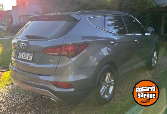 Camionetas - Hyundai SANTA FE 2016 Nafta 135000Km - En Venta