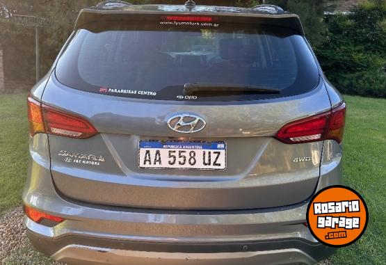 Camionetas - Hyundai SANTA FE 2016 Nafta 135000Km - En Venta