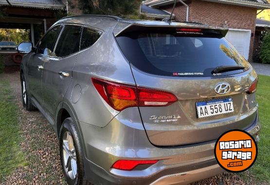 Camionetas - Hyundai SANTA FE 2016 Nafta 135000Km - En Venta