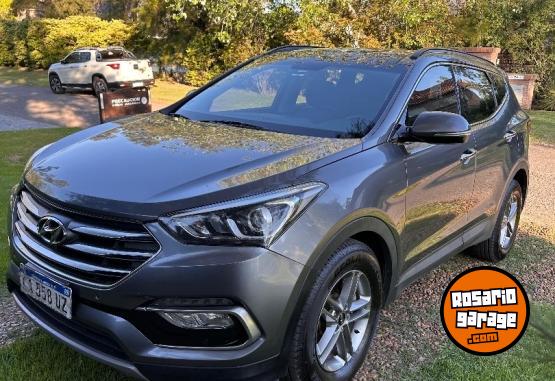 Camionetas - Hyundai SANTA FE 2016 Nafta 135000Km - En Venta