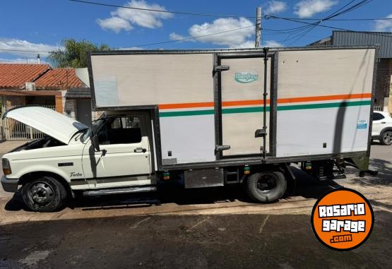 Camiones y Gras - FORD F4000 CUMMINS 4BT - En Venta