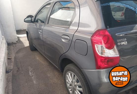 Autos - Toyota Etios XLS 2015 Nafta 90000Km - En Venta