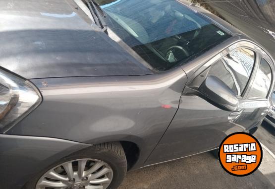 Autos - Toyota Etios XLS 2015 Nafta 90000Km - En Venta