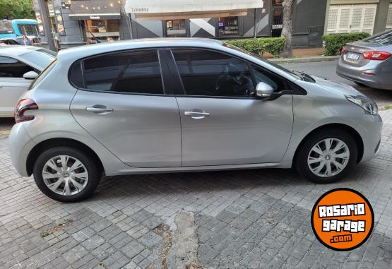 Autos - Peugeot 208 Active 1.6 2018 Nafta 92000Km - En Venta