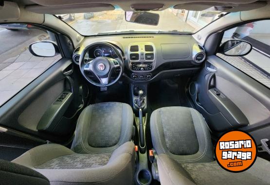 Autos - Fiat Palio atractive 2016 GNC 153000Km - En Venta