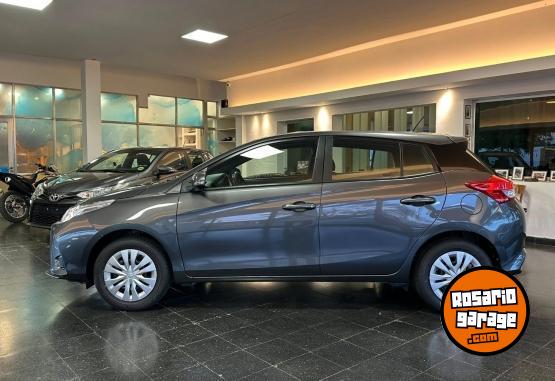 Autos - Toyota YARIS 5 PUERTAS CVT XS 2025 Nafta 0Km - En Venta