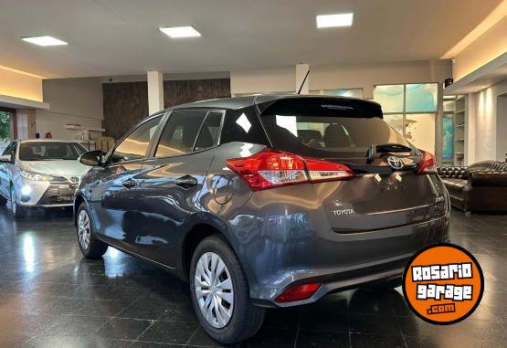 Autos - Toyota YARIS 5 PUERTAS CVT XS 2025 Nafta 0Km - En Venta