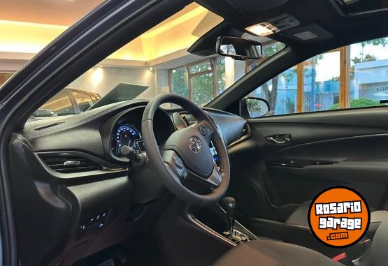 Autos - Toyota YARIS 5 PUERTAS CVT XS 2025 Nafta 0Km - En Venta