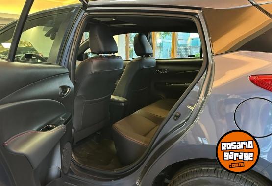 Autos - Toyota YARIS 5 PUERTAS CVT XS 2025 Nafta 0Km - En Venta