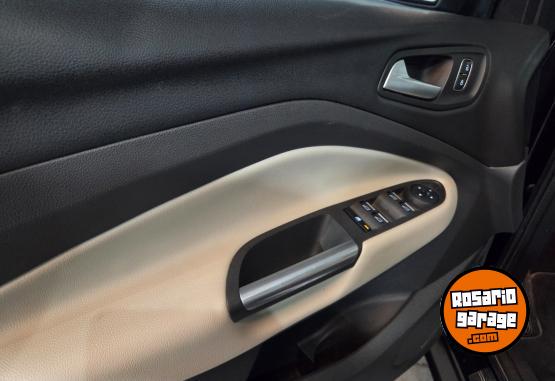 Camionetas - Ford Kuga titanium 4x4 2018 Nafta 102000Km - En Venta