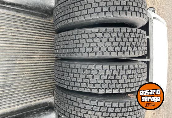 Accesorios para Autos - Cubiertas recapadas 295 y 275 con garantía precio publicado - En Venta