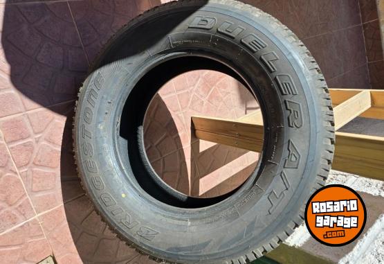 Accesorios para Autos - CUBIERTAS  BRIDGESTONE 265/65/17 NUEVAS - En Venta