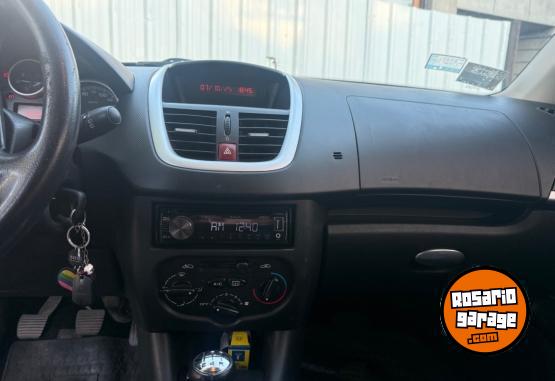 Autos - Peugeot Peugeot 207 2010 Nafta 92600Km - En Venta