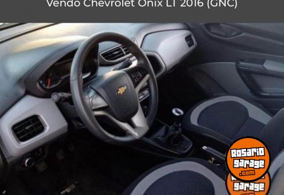 Autos - Chevrolet Onix LT 2016 GNC 110000Km - En Venta