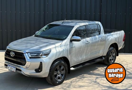 Camionetas - Toyota Hilux srv 4x2 At 2022 Diesel 49000Km - En Venta