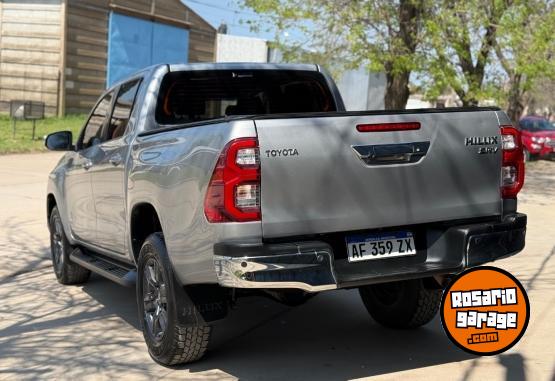 Camionetas - Toyota Hilux srv 4x2 At 2022 Diesel 49000Km - En Venta