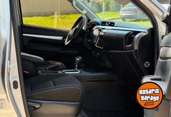 Camionetas - Toyota Hilux srv 4x2 At 2022 Diesel 49000Km - En Venta