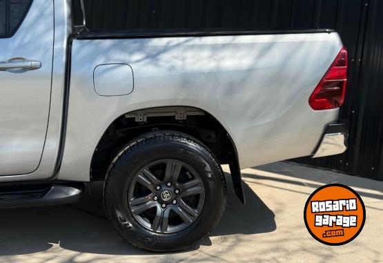 Camionetas - Toyota Hilux srv 4x2 At 2022 Diesel 49000Km - En Venta