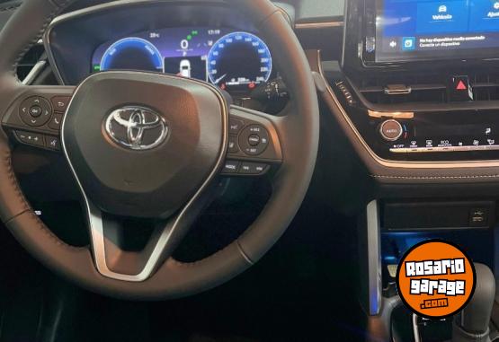 Autos - Toyota COROLLA CROSS SEG SAFETY 2025 Electrico / Hibrido 0Km - En Venta