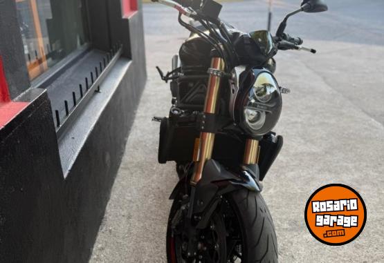 Motos - Benelli 752S 2023 Nafta 5400Km - En Venta