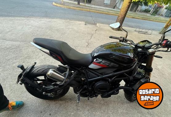 Motos - Benelli 752S 2023 Nafta 5400Km - En Venta
