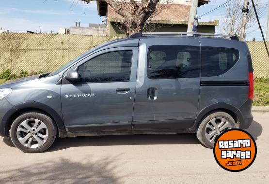 Utilitarios - Renault kangoo Stepway 2019 Diesel 105000Km - En Venta