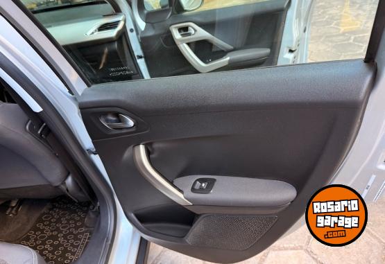 Autos - Peugeot 2008 ALLURE 2017 Nafta 100000Km - En Venta