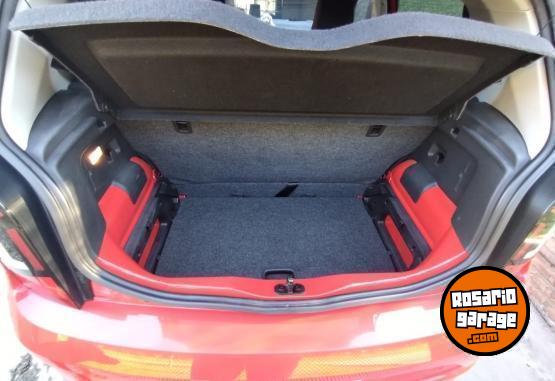 Autos - Volkswagen High Up 2017 Nafta 49000Km - En Venta