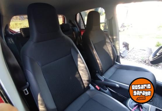 Autos - Volkswagen High Up 2017 Nafta 49000Km - En Venta