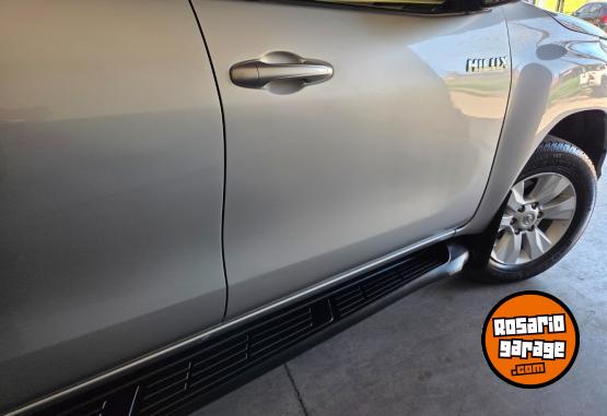 Camionetas - Toyota Hilux srv 2020 Diesel 149000Km - En Venta